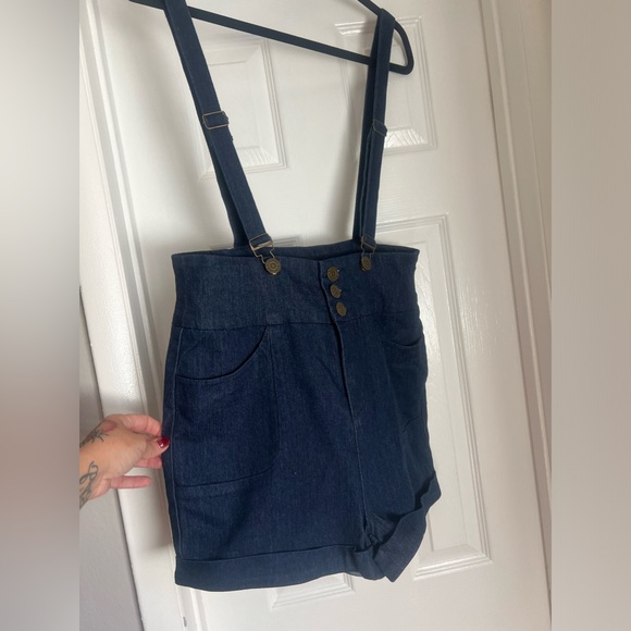 Collectif clothing shorts (overalls) - Picture 2 of 12